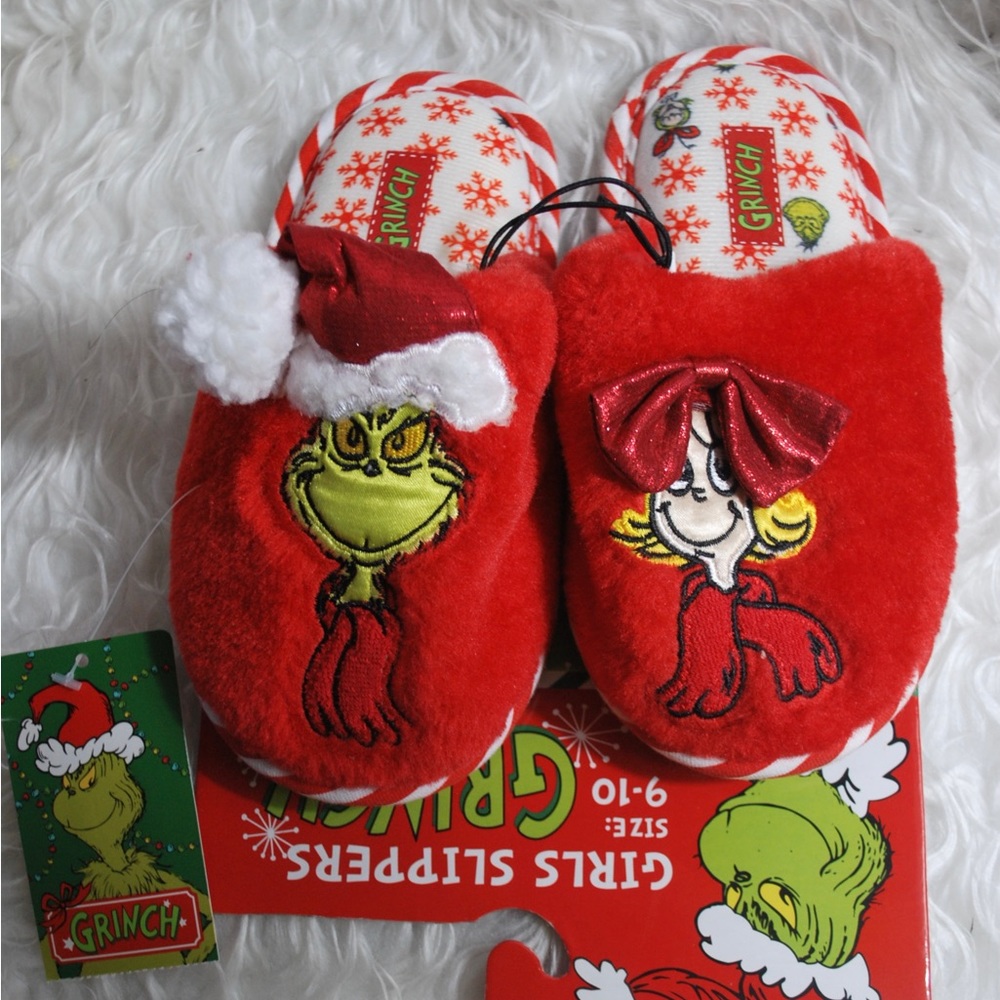 The Grinch girls slippers sz 9-10